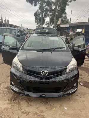 Toyota Vitz 1.3 FWD 5dr 2011 Black