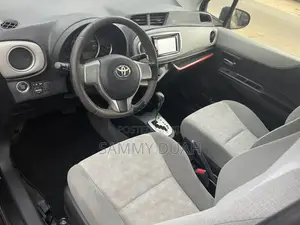 Toyota Vitz 1.3 FWD 5dr 2011 Black