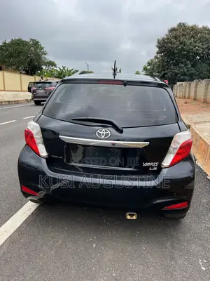 Toyota Yaris LE Hatchback 5dr 2013 Black