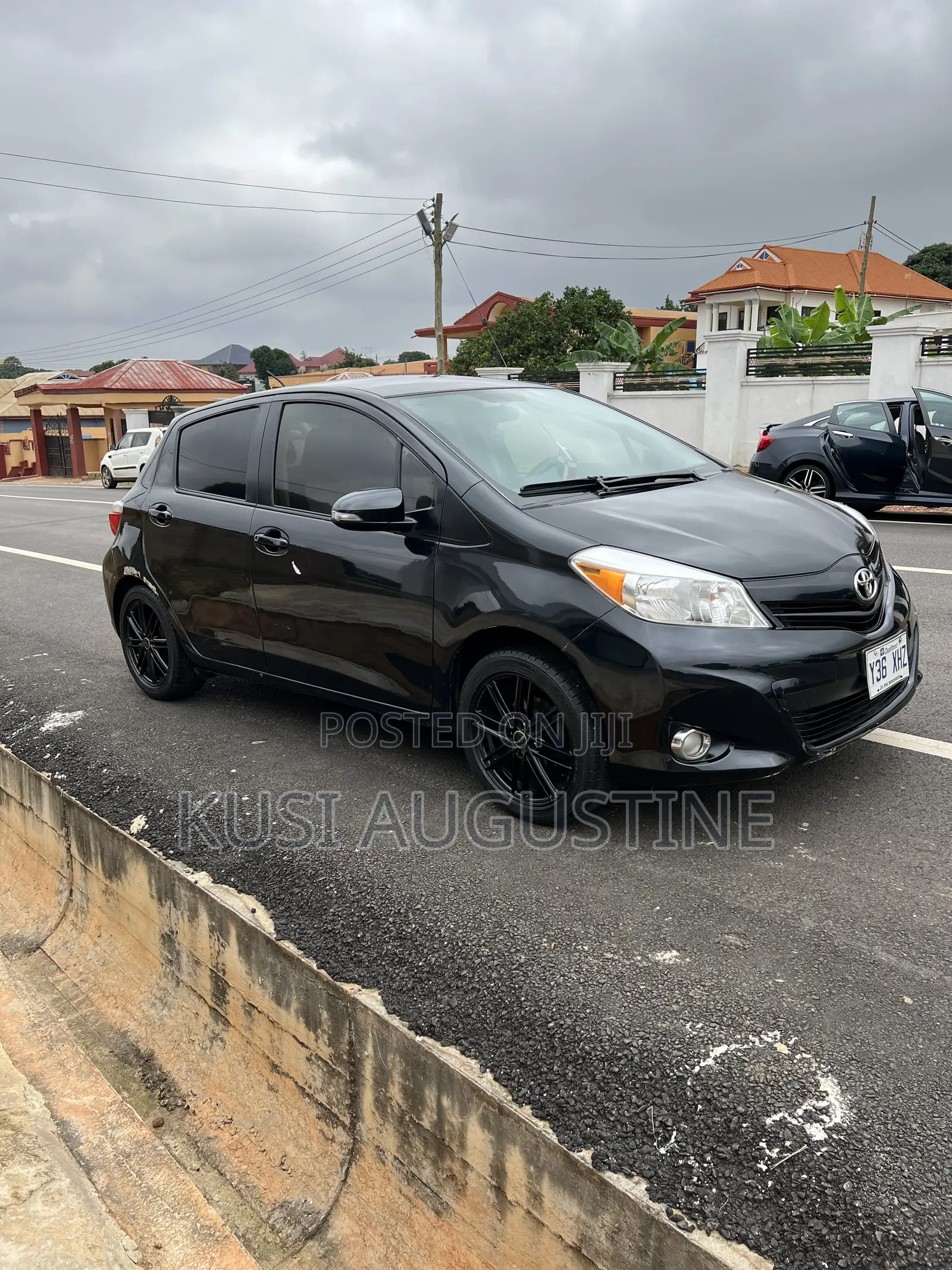 Toyota Yaris LE Hatchback 5dr 2013 Black
