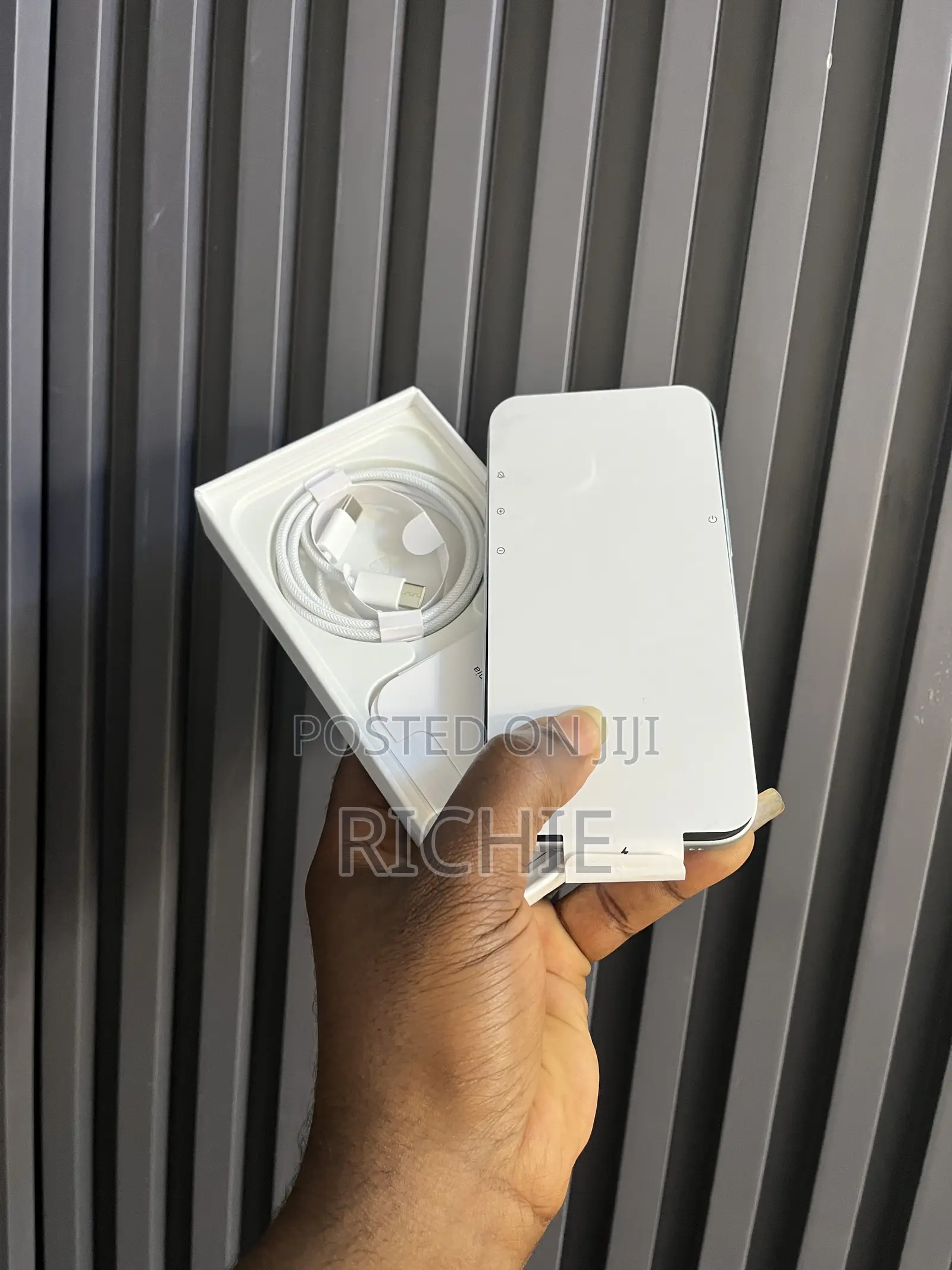 New Apple iPhone 15 Pro 128 GB Silver