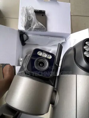 How Far 4Lens Outoor Solar Smart Camera -
