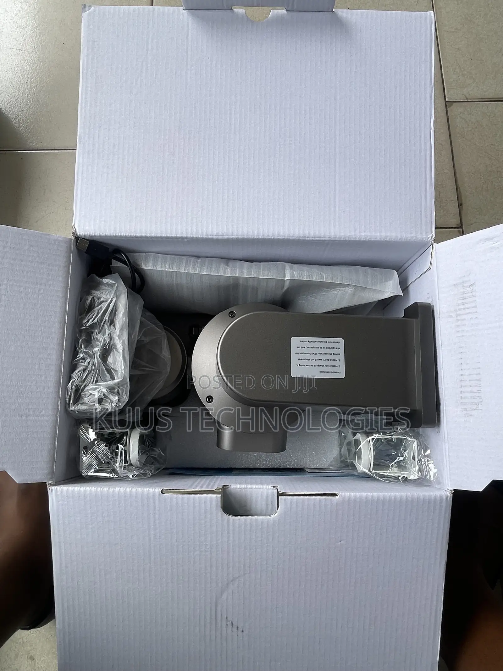 How Far 4Lens Outoor Solar Smart Camera -