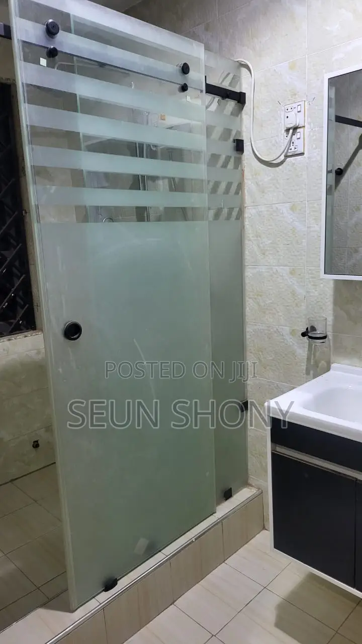 2bdrm Apartment in Lakeside Estate, Ashaley Botwe for rent