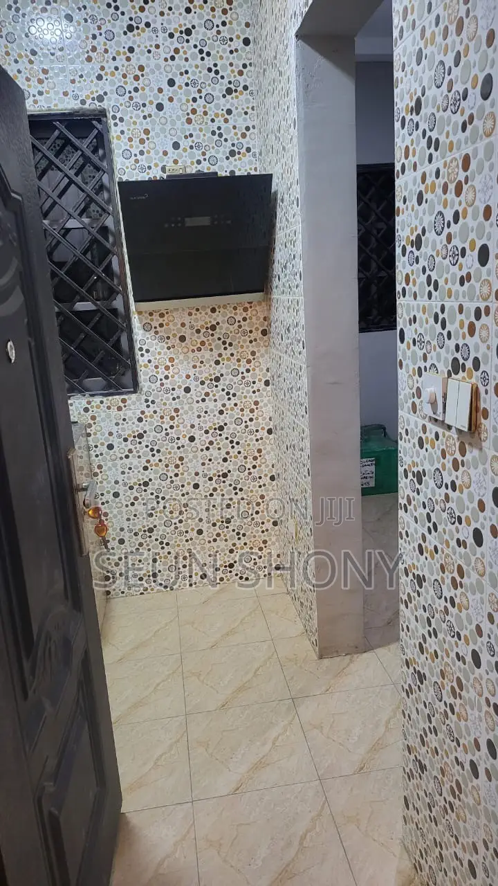 2bdrm Apartment in Lakeside Estate, Ashaley Botwe for rent
