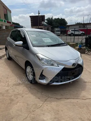 Toyota Vitz 1.3 FWD 5dr 2017 Silver