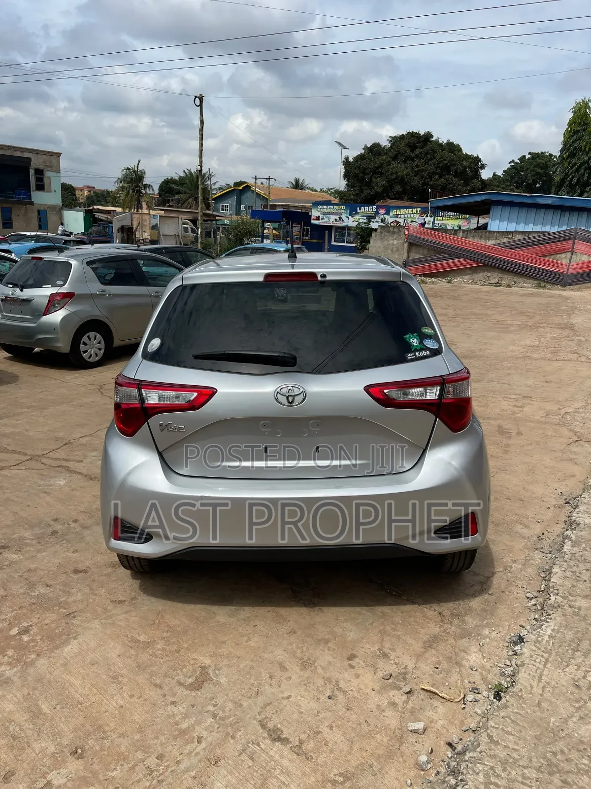 Toyota Vitz 1.3 FWD 5dr 2017 Silver