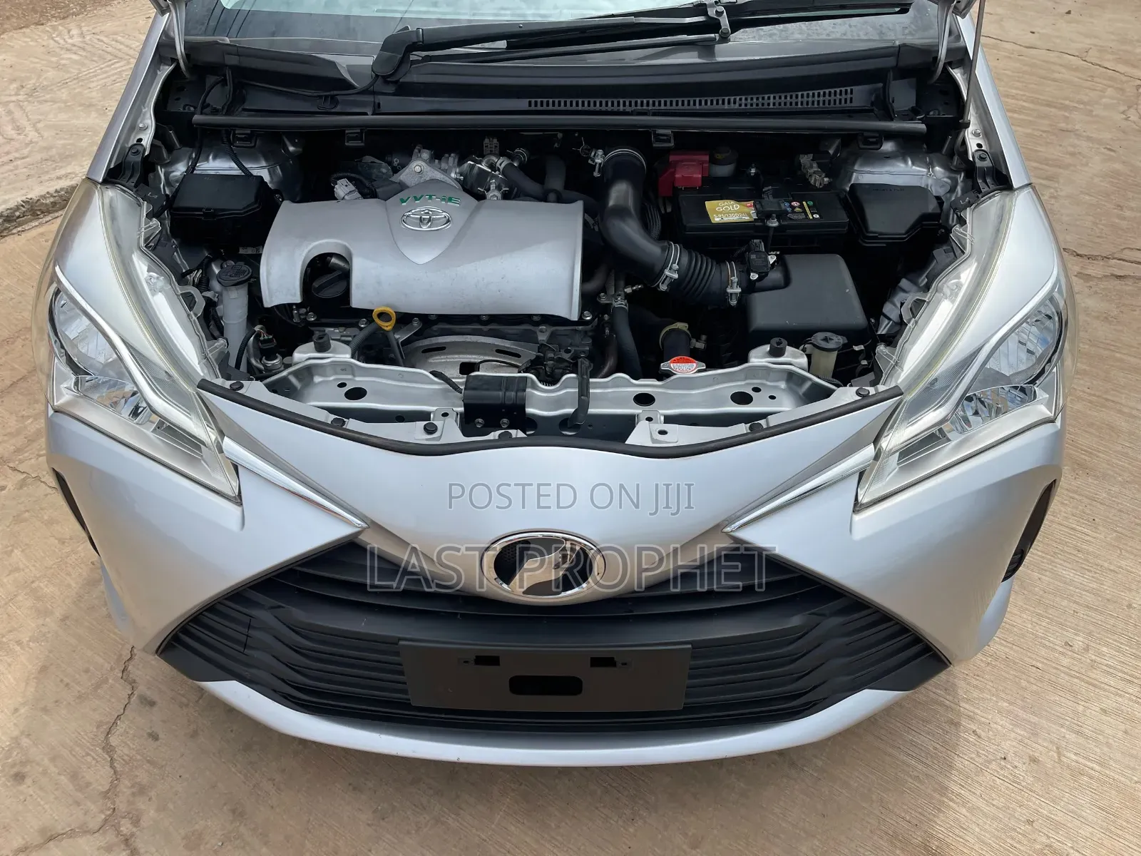 Toyota Vitz 1.3 FWD 5dr 2017 Silver