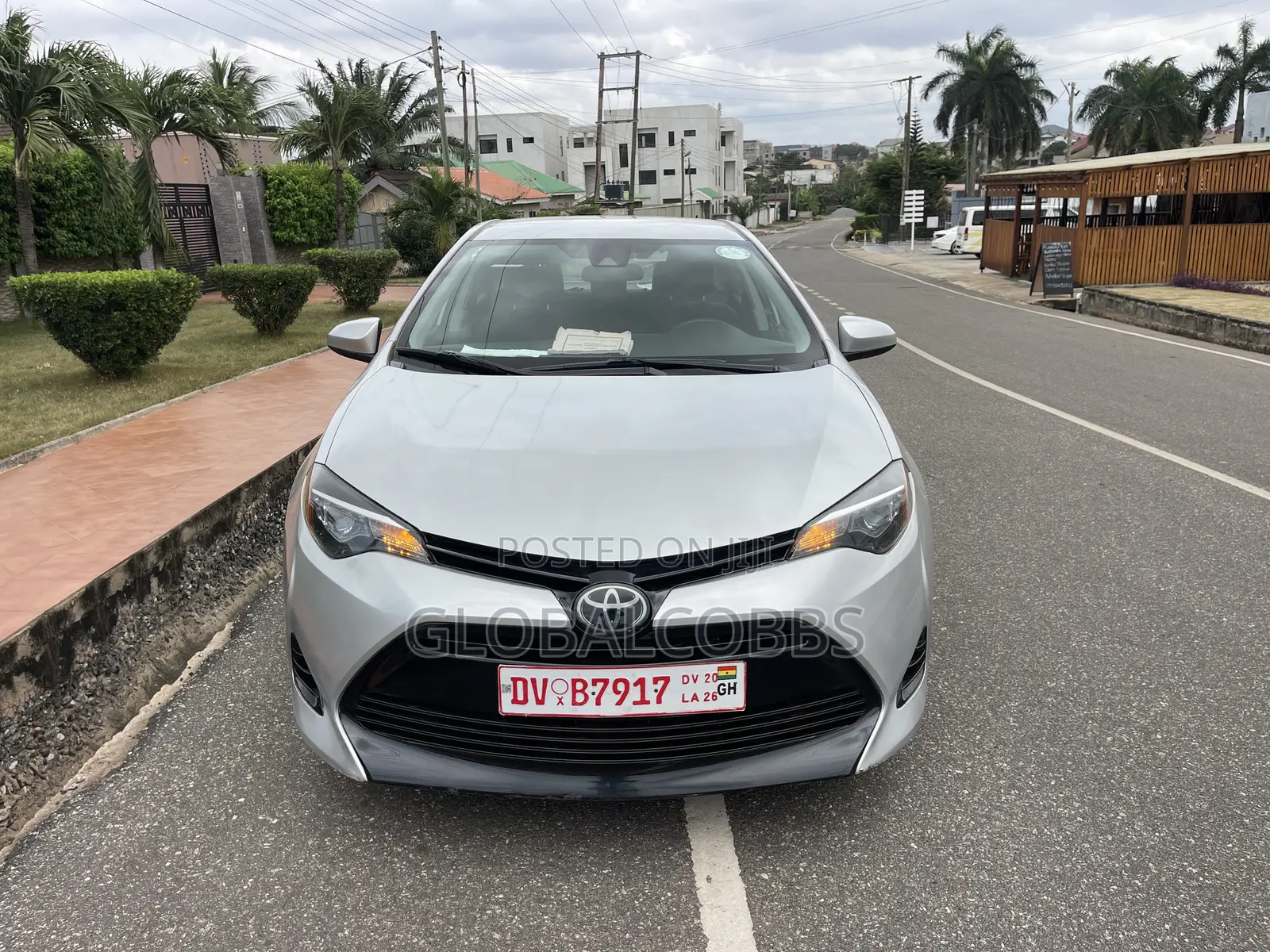 Toyota Corolla LE Eco (1.8L 4cyl 2A) 2018 Silver