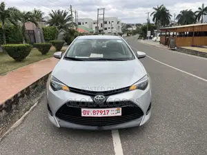 Toyota Corolla LE Eco (1.8L 4cyl 2A) 2018 Silver