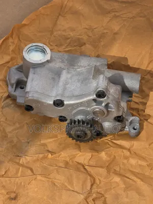 Engine Oil Pump Fit VW Golf, Jetta,Tiguan With 1.8l/2.0 Tubor Engines