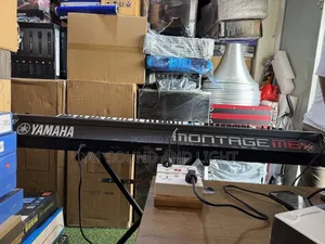 Yamaha Montage M8X 88-Key Synthesizer[Free Bag]