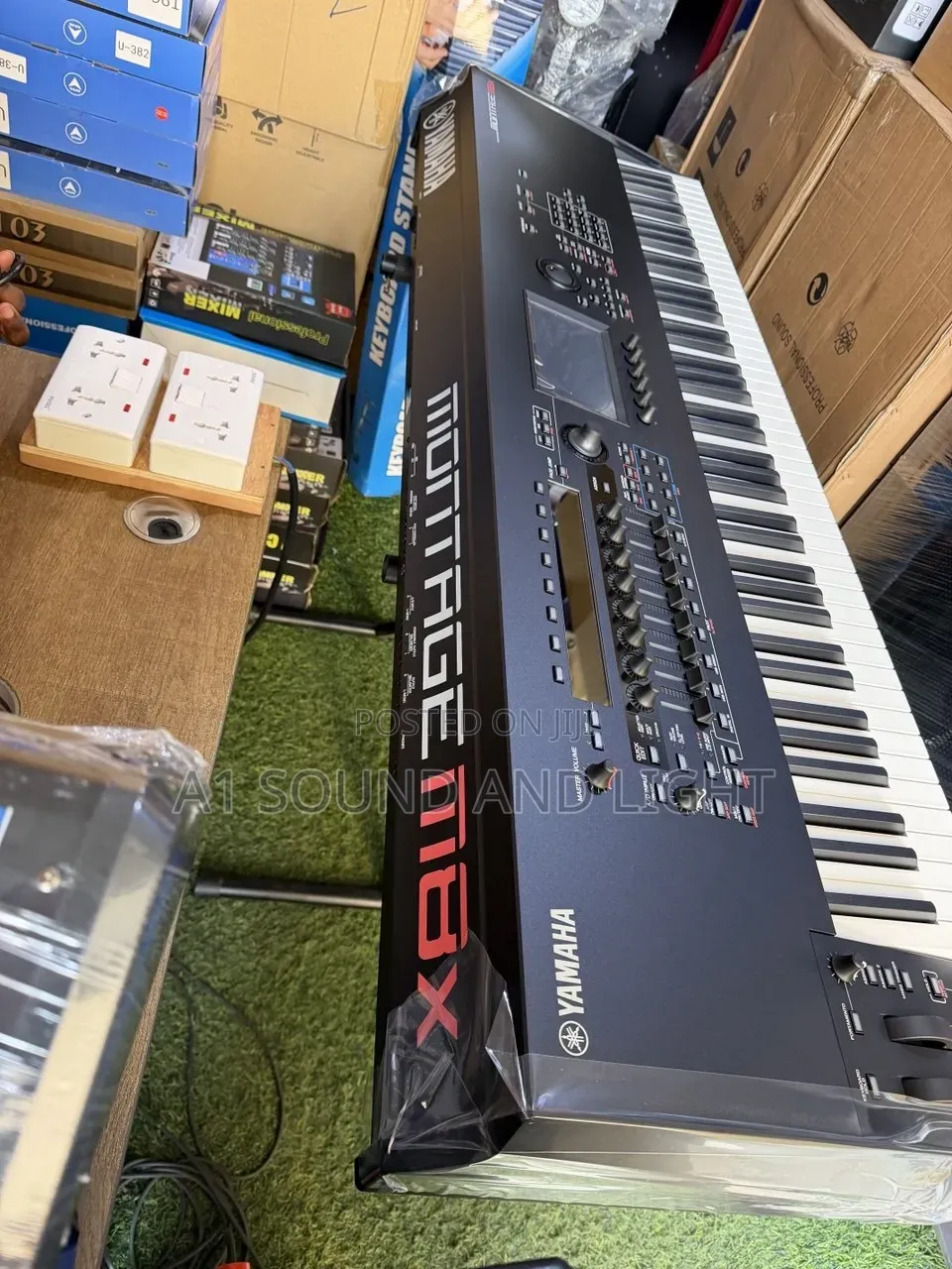 Yamaha Montage M8X 88-Key Synthesizer[Free Bag]
