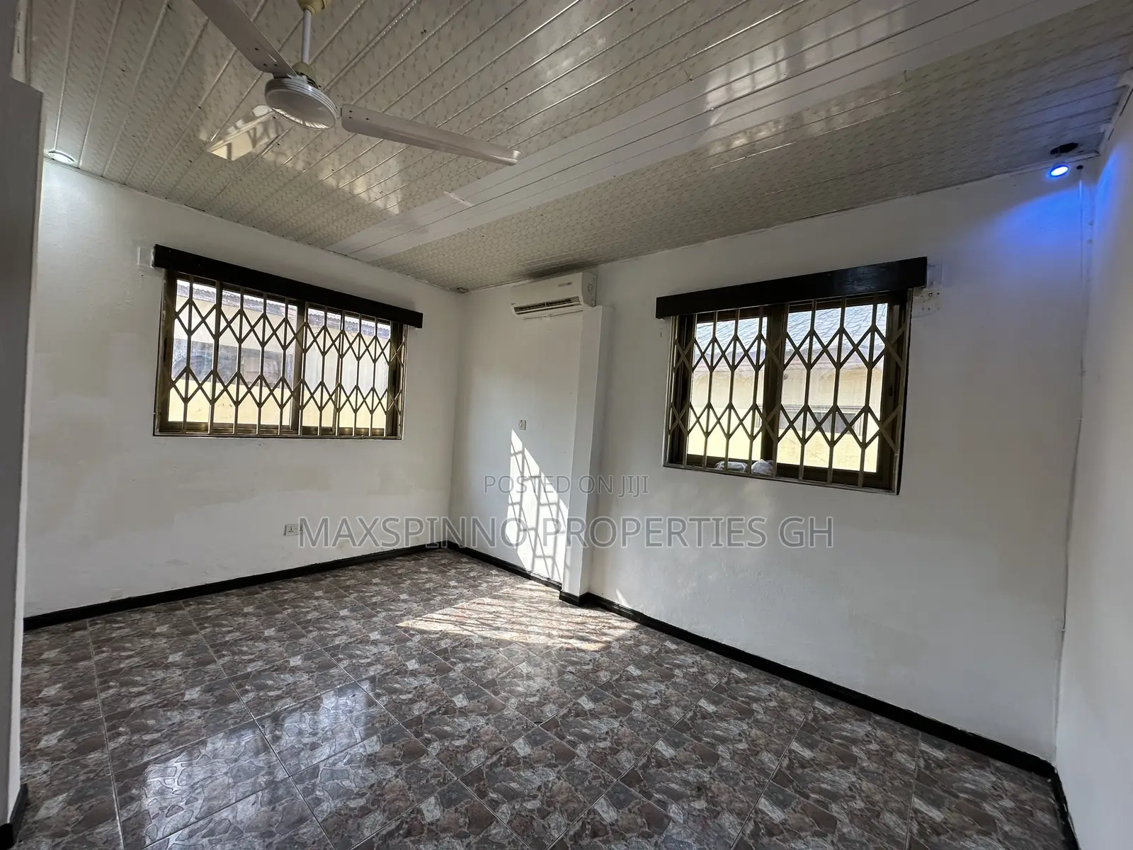 3bdrm House in Maxspinno Properties, A&C Mall Area for rent