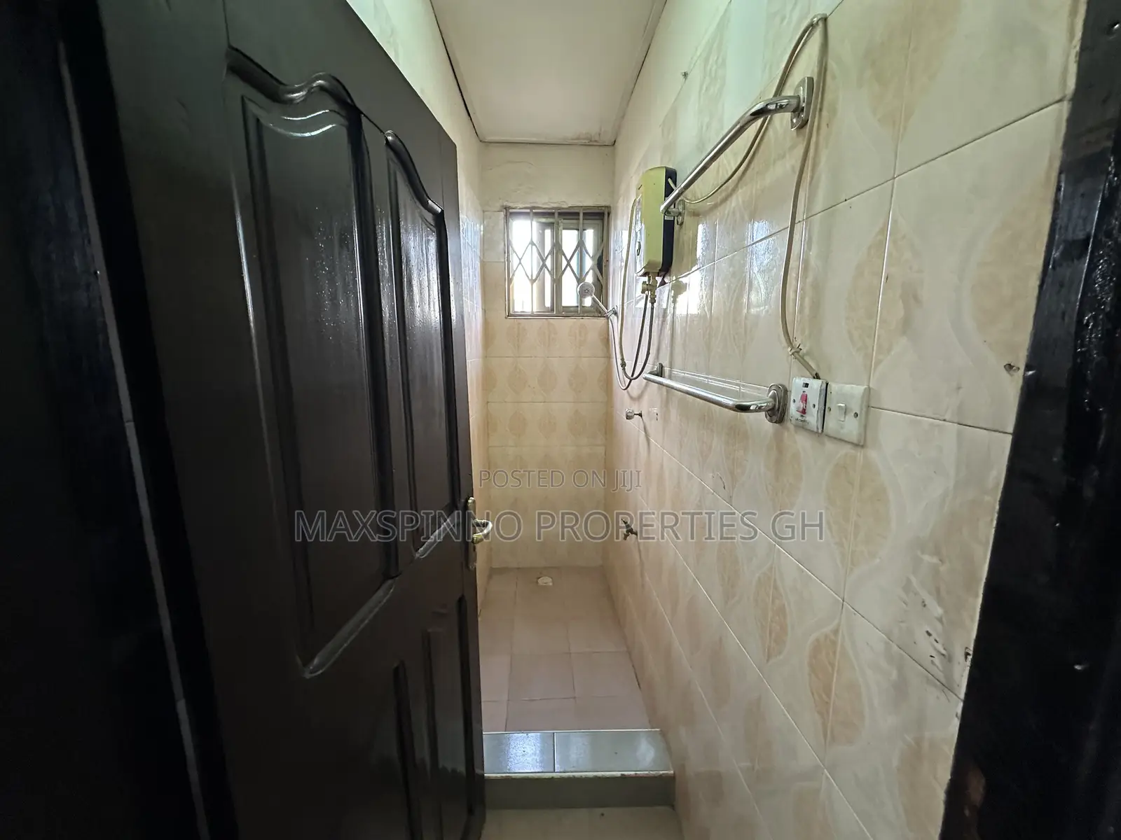 3bdrm House in Maxspinno Properties, A&C Mall Area for rent