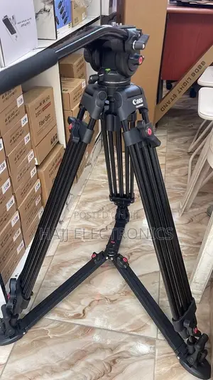 Caris Professional Heavy-Duty Fluid Head Video Tripod System