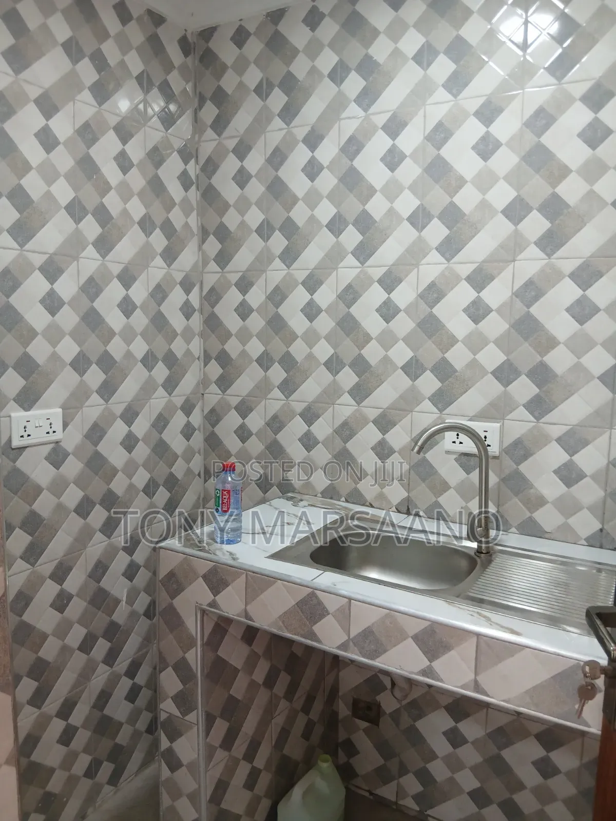 1bdrm Apartment in Westlegon, Police Station for rent