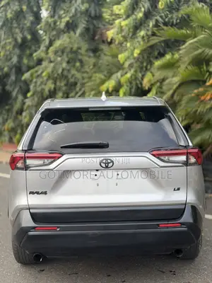 Toyota RAV4 LE 2022 Gray
