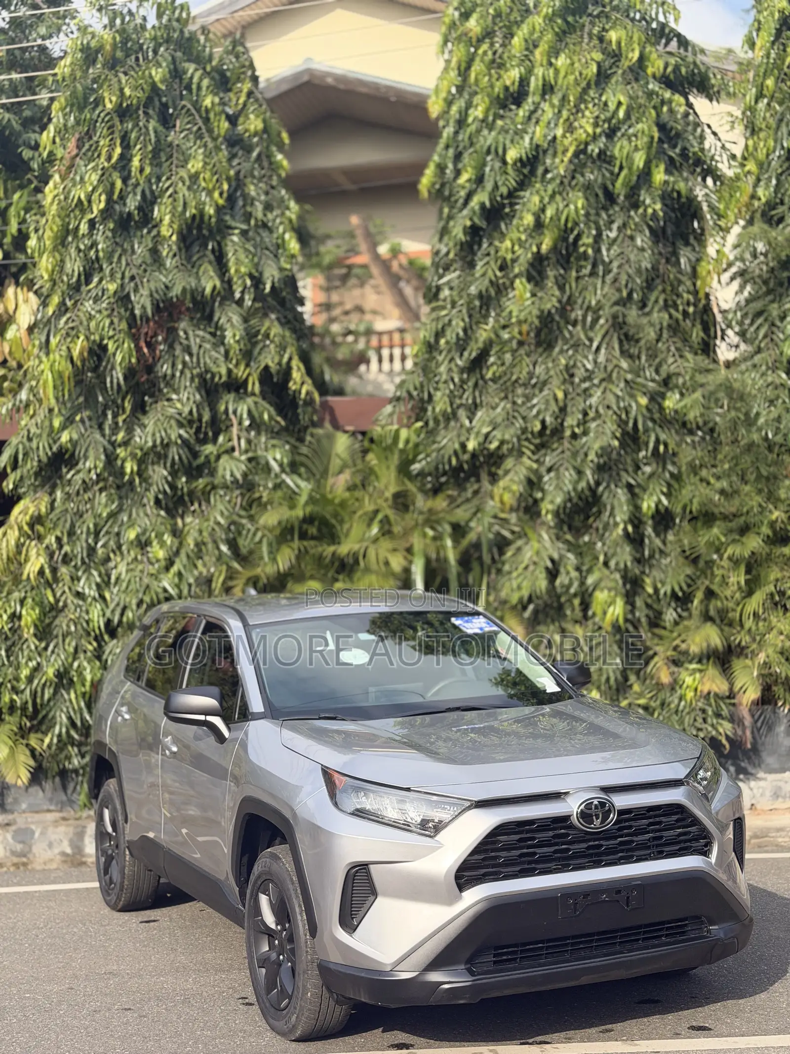 Toyota RAV4 LE 2022 Gray