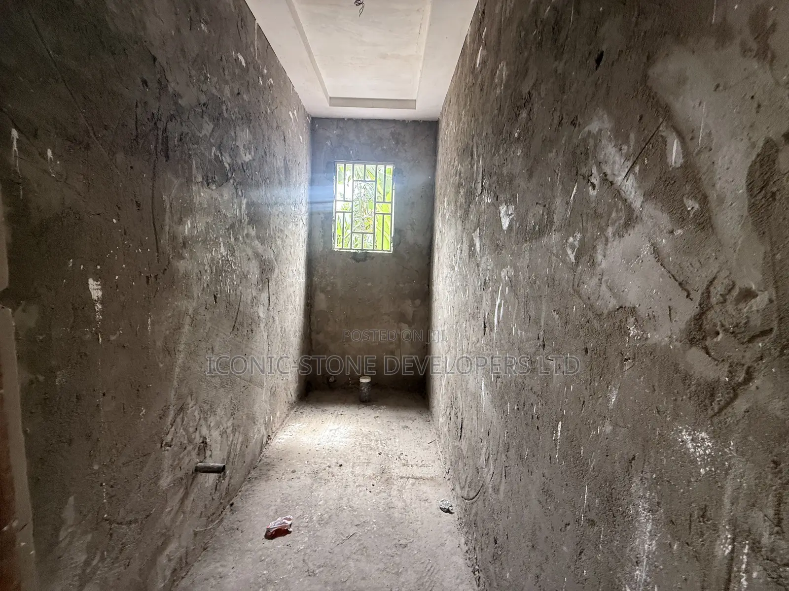 18bdrm Apartment in Abokobi for sale