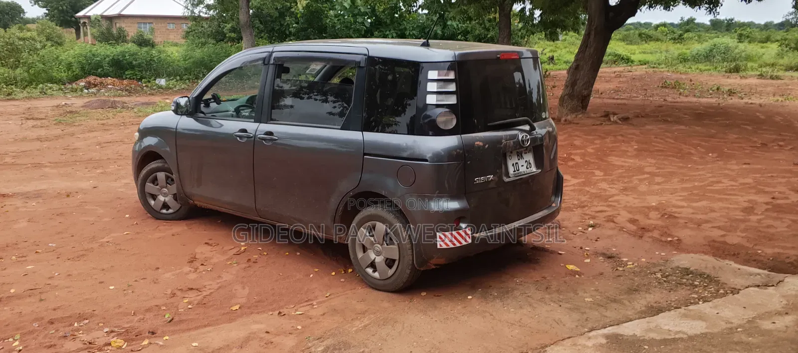 Toyota Sienta 2012 Gray
