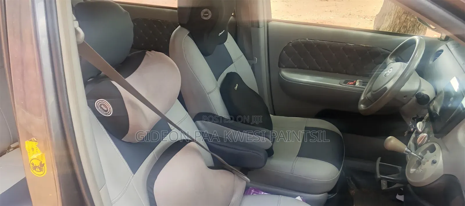 Toyota Sienta 2012 Gray