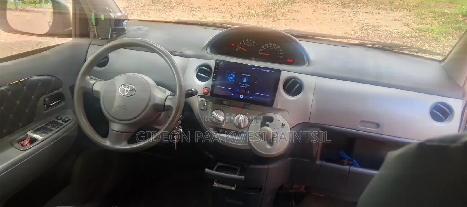 Toyota Sienta 2012 Gray