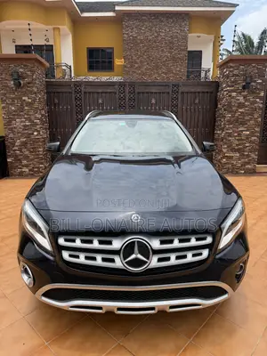 Mercedes-Benz GLA 250 2019 Blue