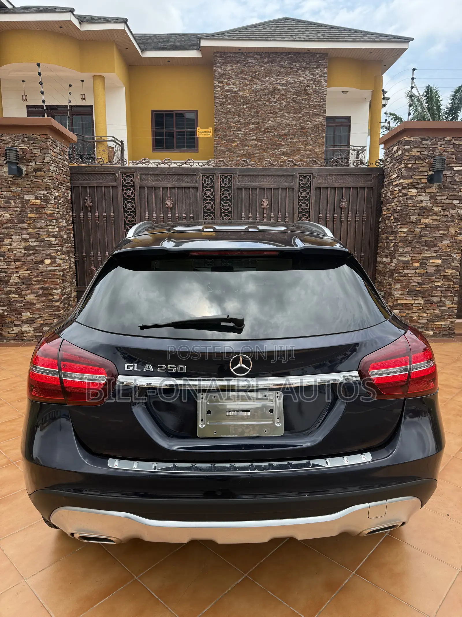 Mercedes-Benz GLA 250 2019 Blue