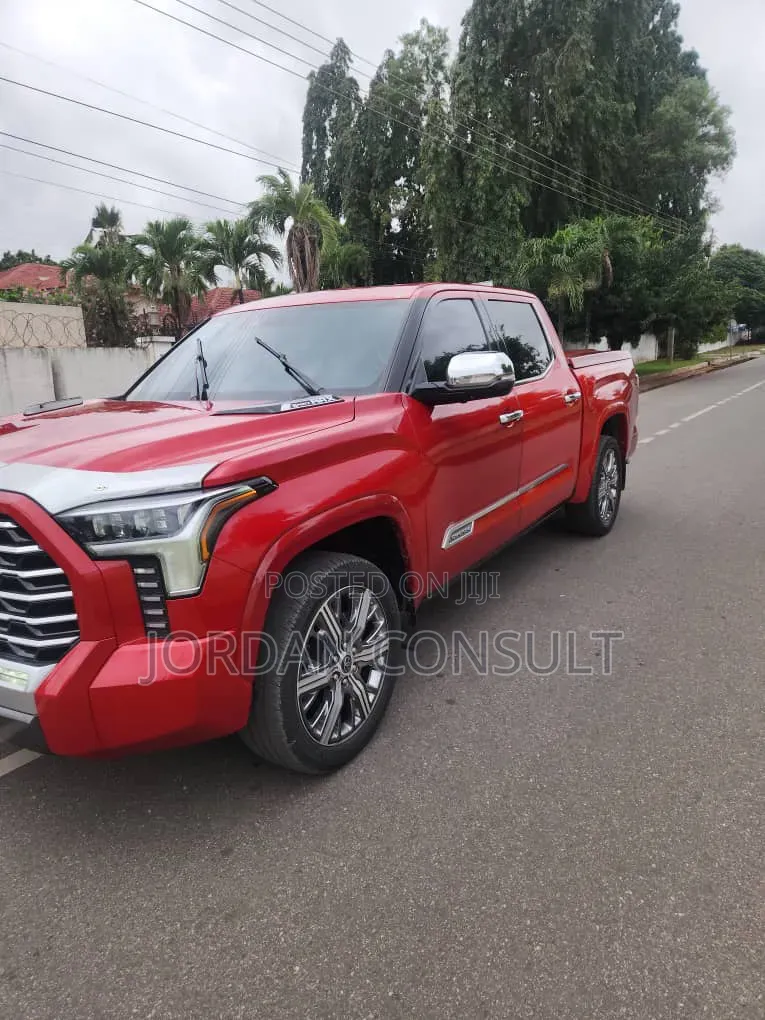 Toyota Tundra 2023 Red