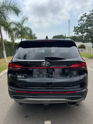 Hyundai Santa Fe SE 2023 Black