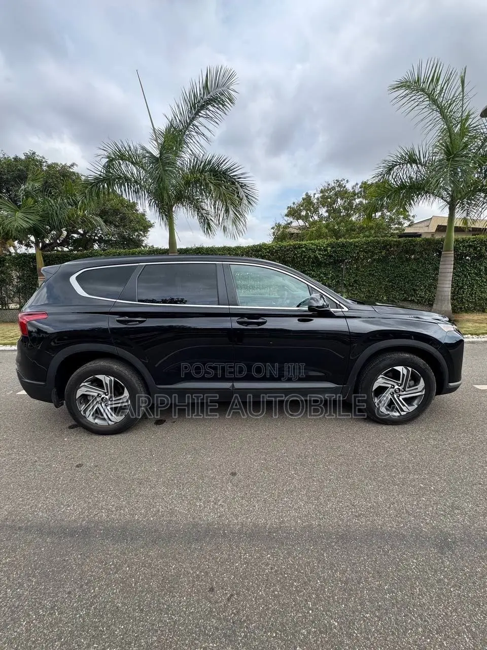 Hyundai Santa Fe SE 2023 Black