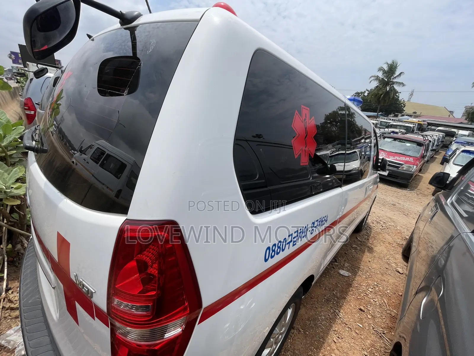 Hyundai H1 2016 White