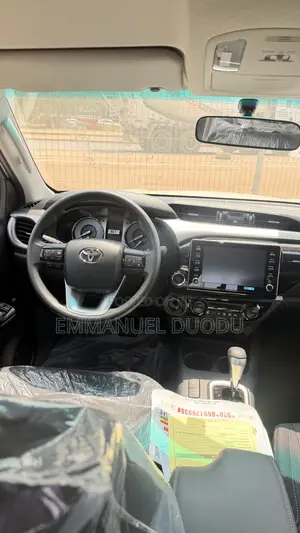 New Toyota Hilux 2025 White