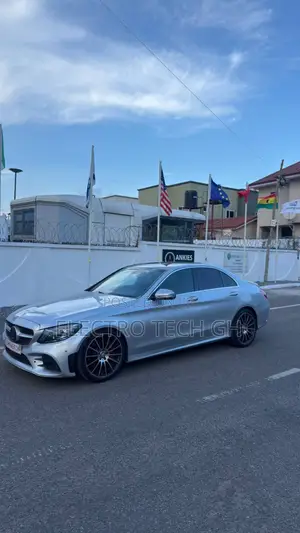 Mercedes-Benz C300 2016 Silver