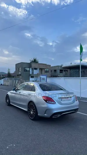 Mercedes-Benz C300 2016 Silver