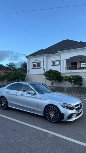 Mercedes-Benz C300 2016 Silver