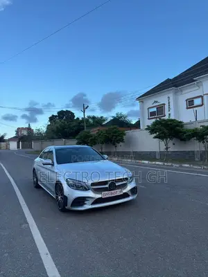 Mercedes-Benz C300 2016 Silver