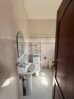 2bdrm Apartment in West Hills Mall Area for rent