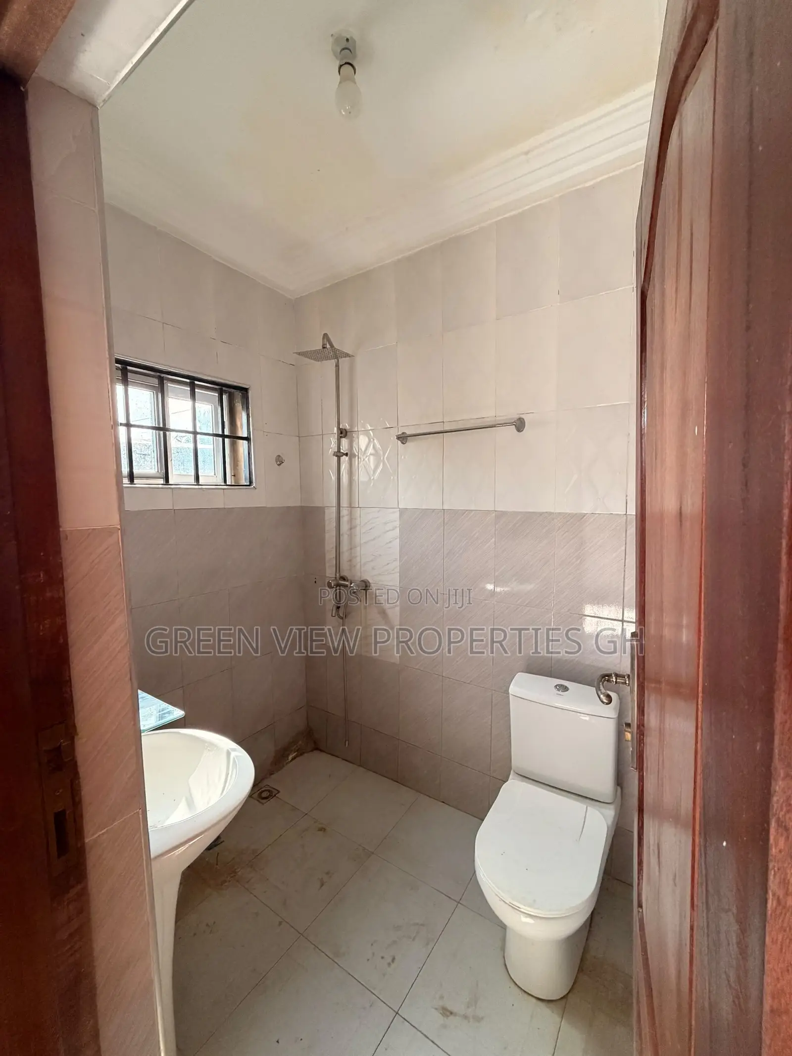 2bdrm Apartment in West Hills Mall Area for rent