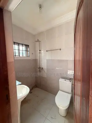 2bdrm Apartment in West Hills Mall Area for rent