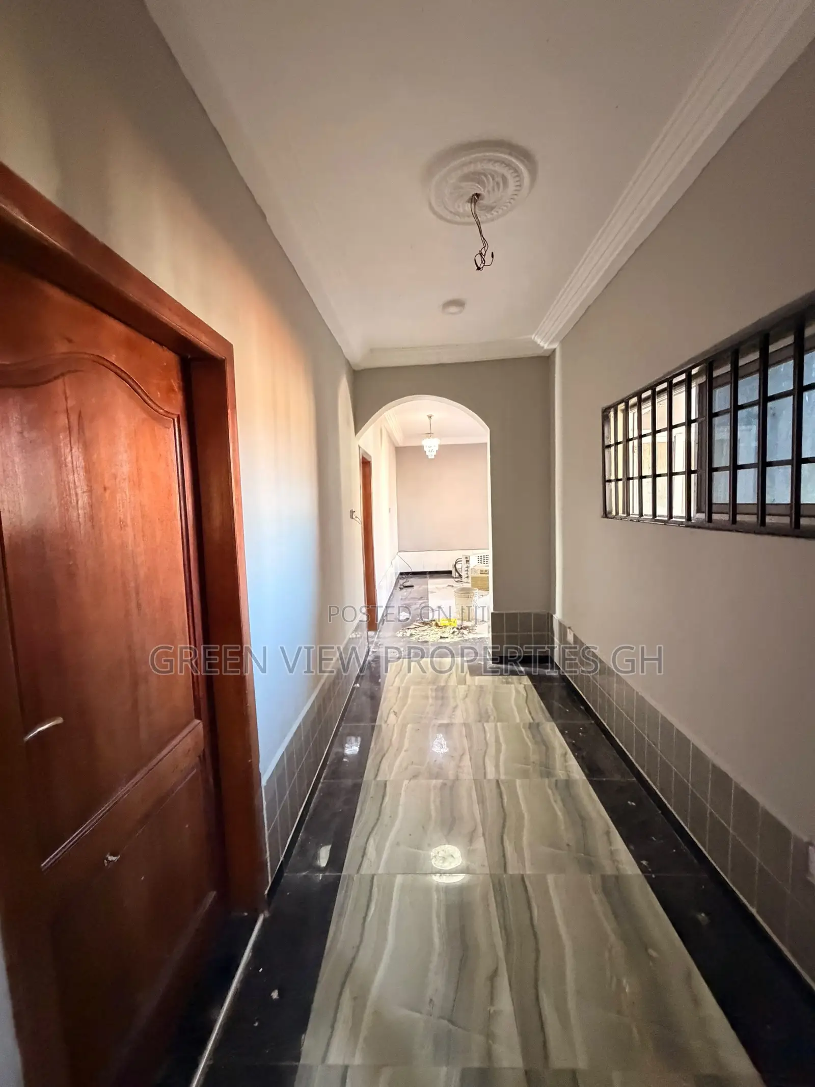 2bdrm Apartment in West Hills Mall Area for rent