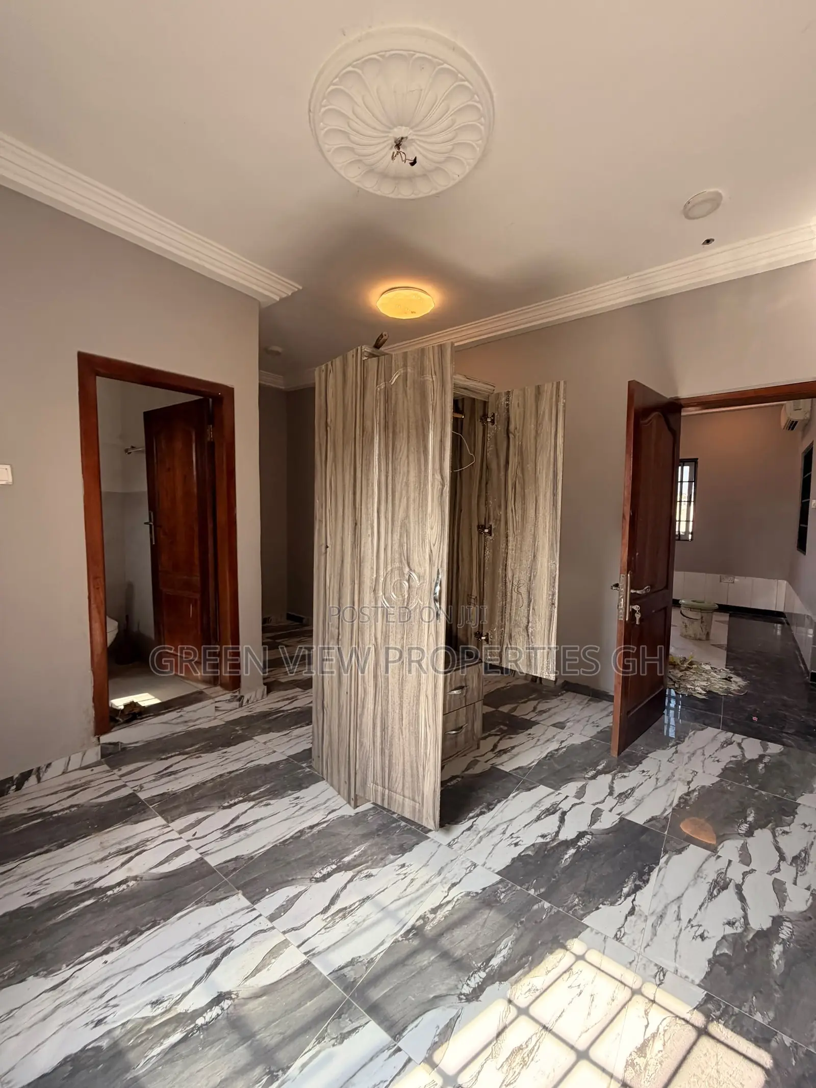 2bdrm Apartment in West Hills Mall Area for rent