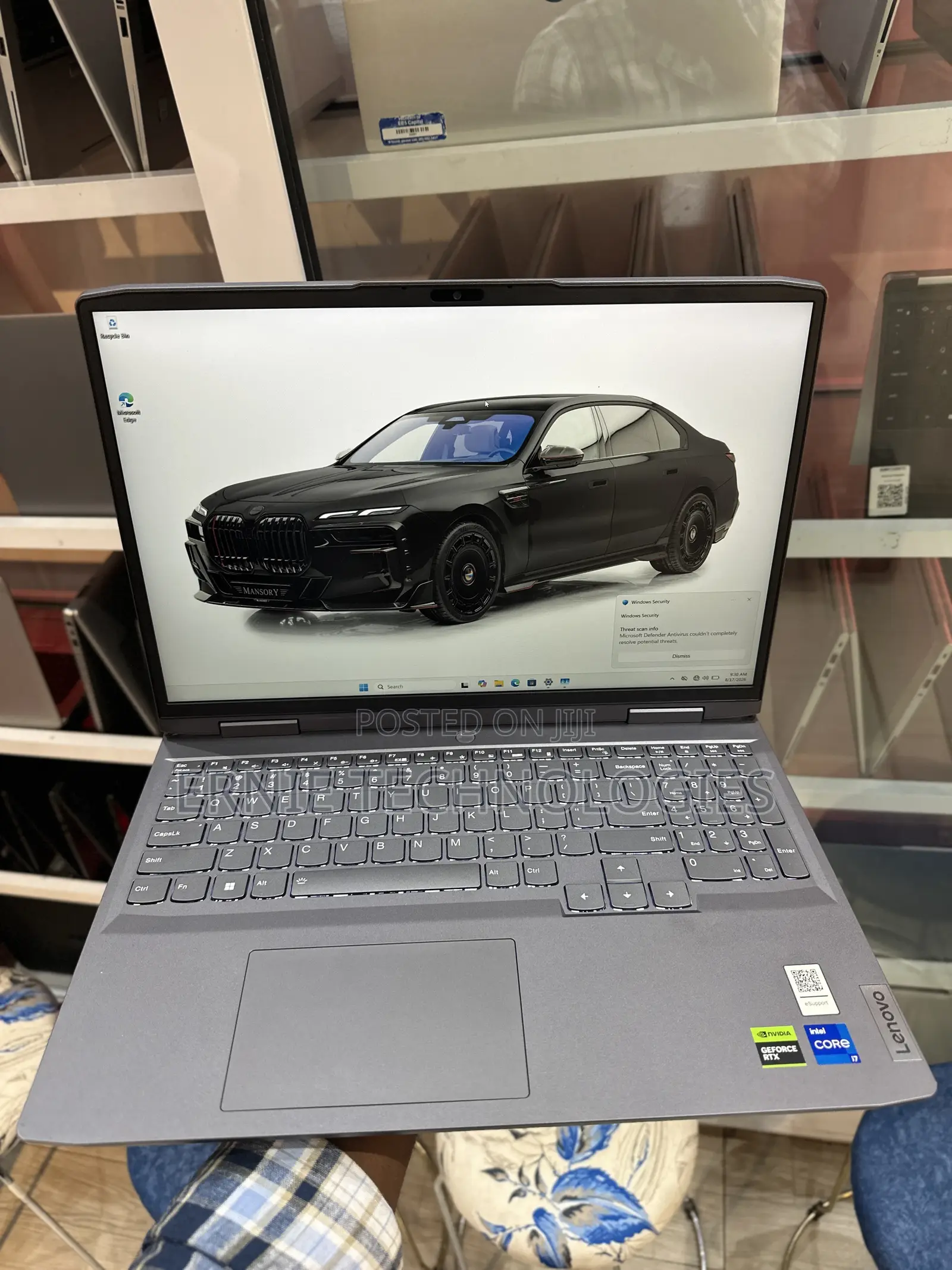 Laptop Lenovo LOQ 15IRH8 16GB Intel Core i7 SSD 512GB