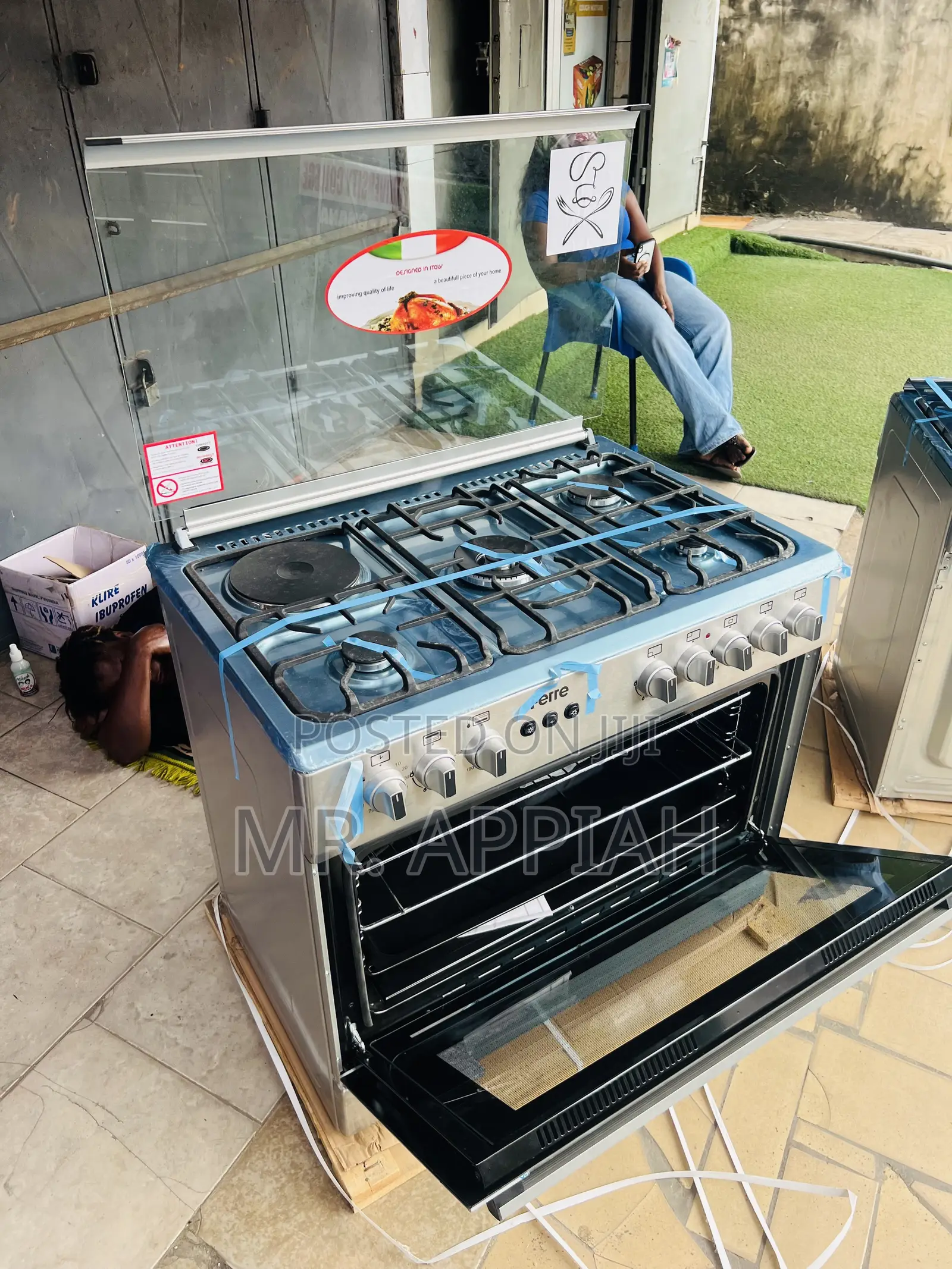 Extremely Adorable Ferre 90cm 4 Gas With 1 Electric Burner(Glass Lid)