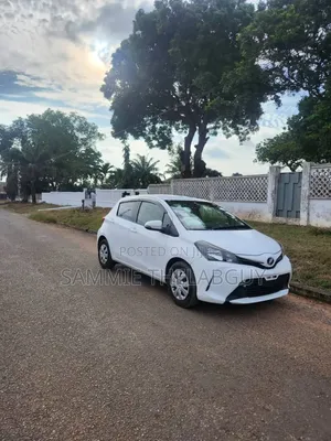 Toyota Vitz 1.3 FWD 5dr 2014 White