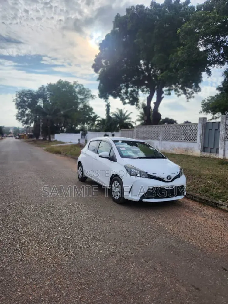 Toyota Vitz 1.3 FWD 5dr 2014 White