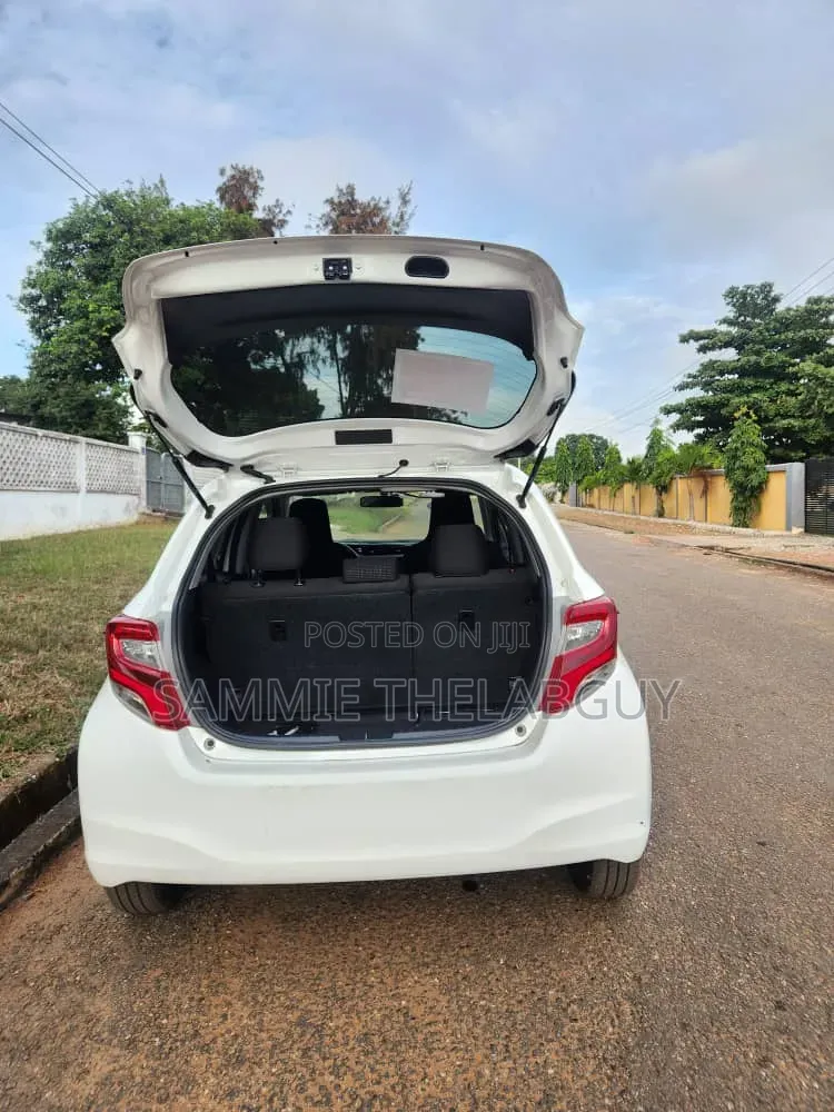 Toyota Vitz 1.3 FWD 5dr 2014 White