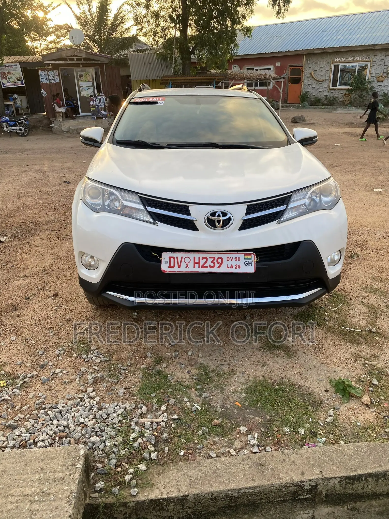 Toyota RAV4 LE 4dr SUV (2.5L 4cyl 6A) 2014 White