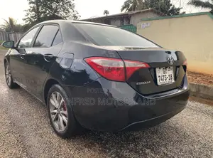 Toyota Corolla S 4dr Sedan (1.8L 4cyl CVT) 2016 Black